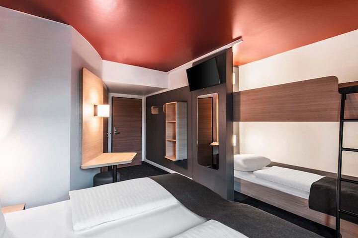Room 16 of 29
