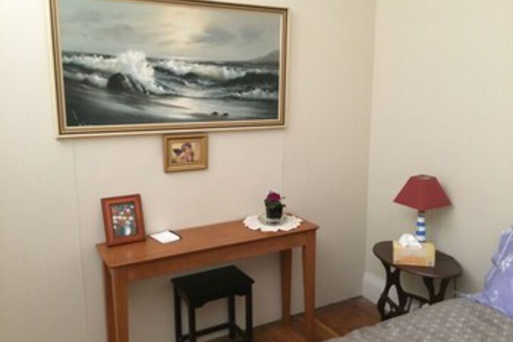 Room 121 of 180