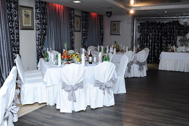 Ballroom/Hall 54 of 71