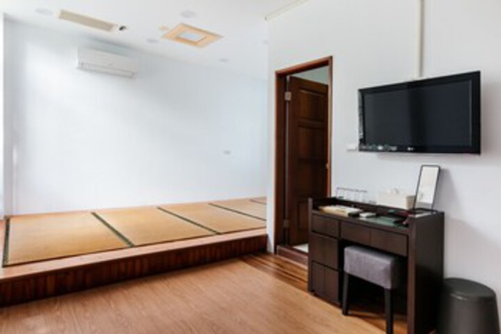 Room 60 of 87