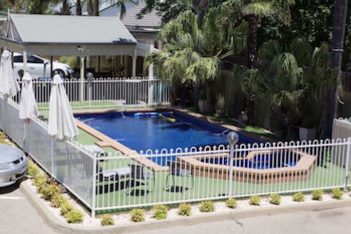 Pool 73 of 96