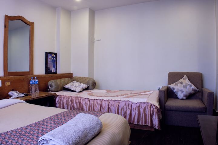 Room 14 of 122