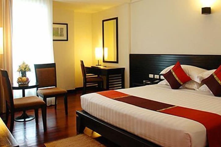 Room 4 of 52