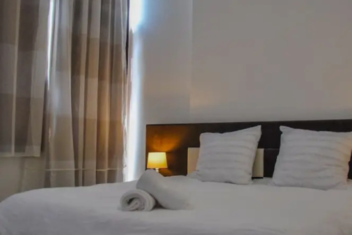 Room 4 of 13