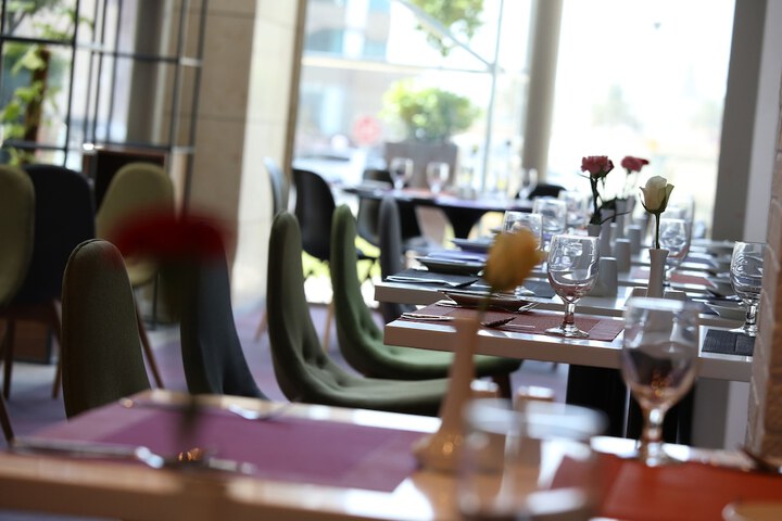 Dining 42 of 53