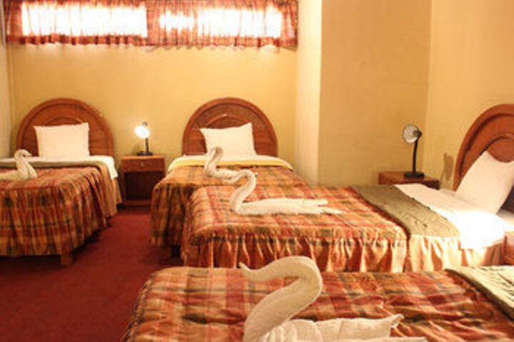 Room 10 of 28