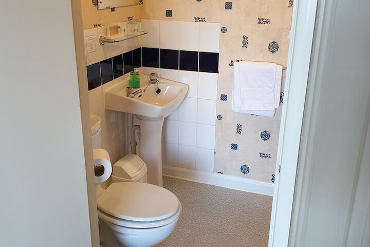 Room 146 of 184