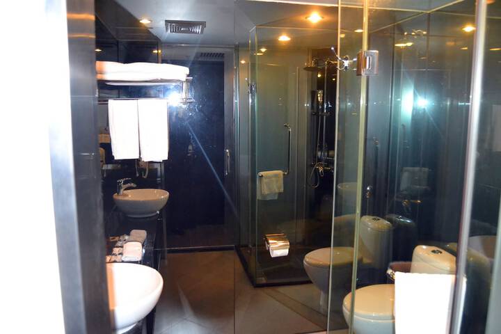 Room 2 of 18