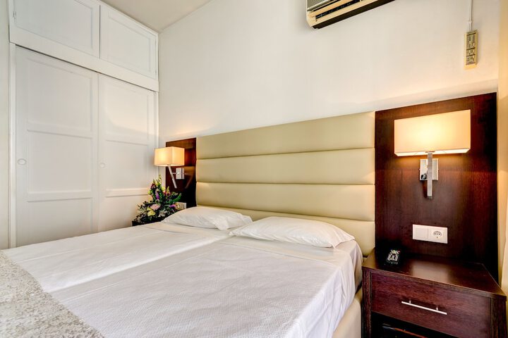 Room 15 of 74