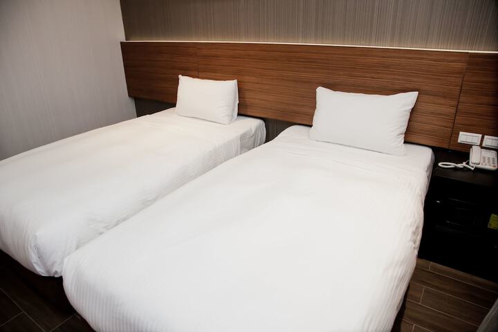 Room 10 of 95