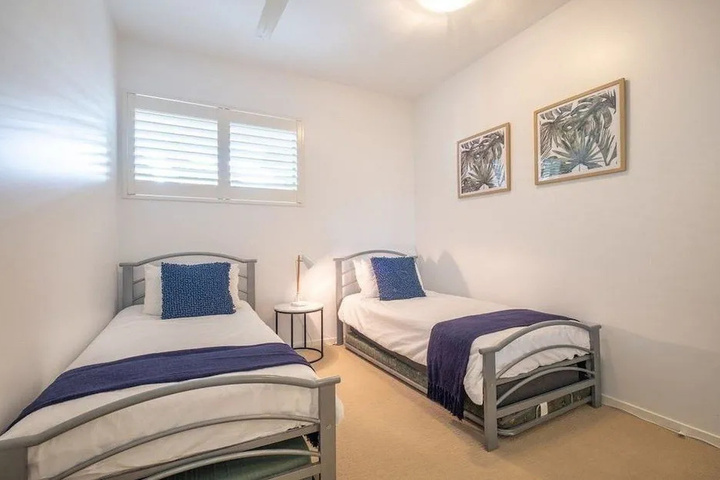Room 5 of 17