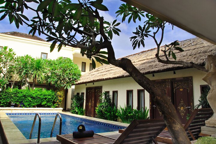 Pool Hotel