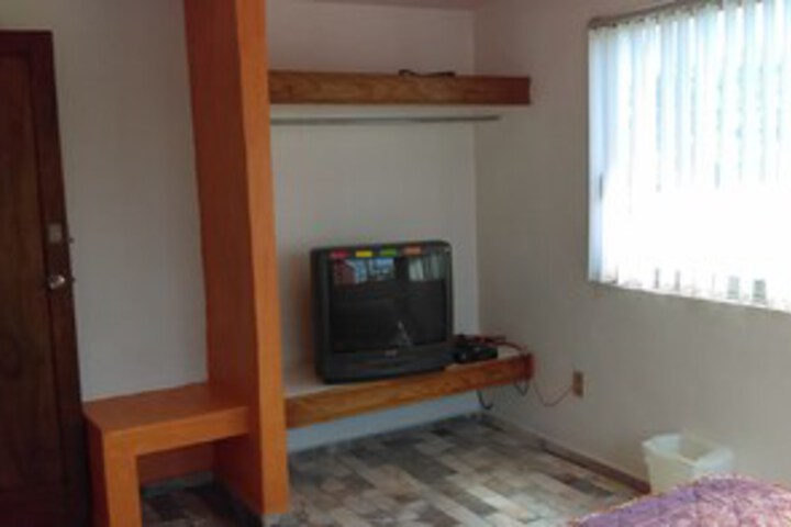 Room 25 of 33