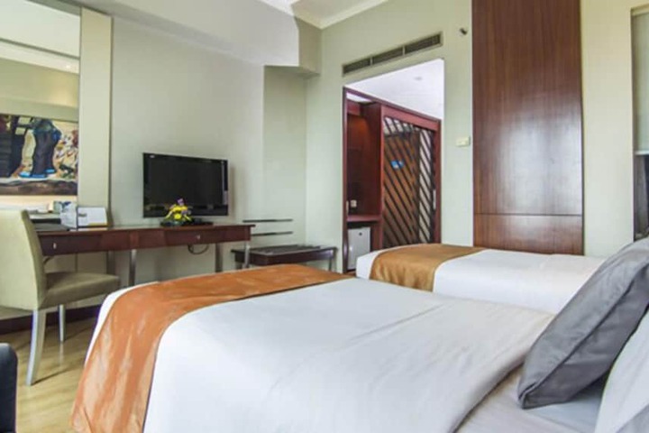 Room 4 of 52