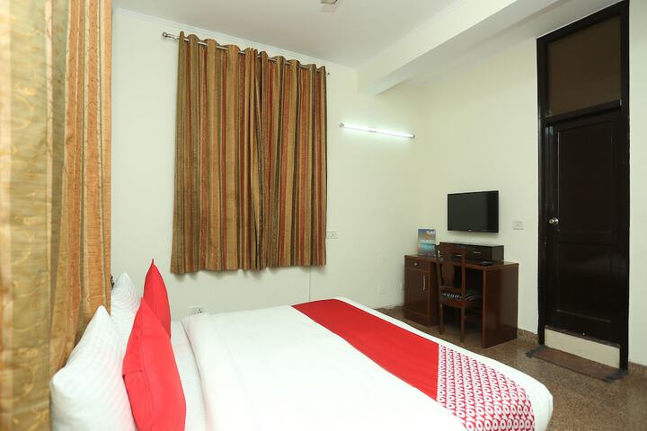 Room 14 of 20