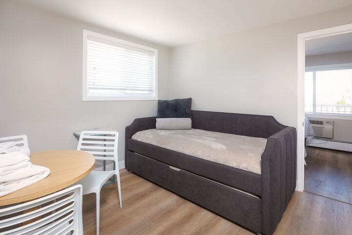 Room 10 of 108