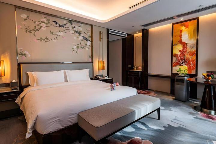 Boffo L Hotel