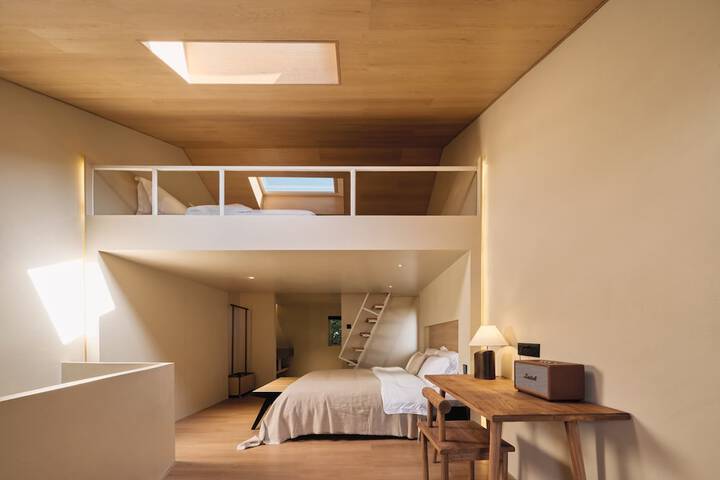 Room 5 of 87