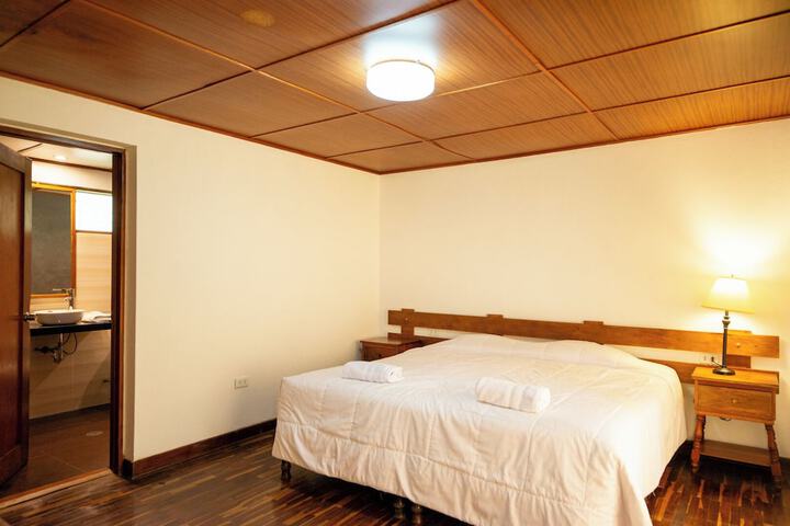Room 13 of 28