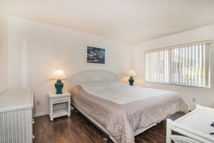 Room 42 of 97
