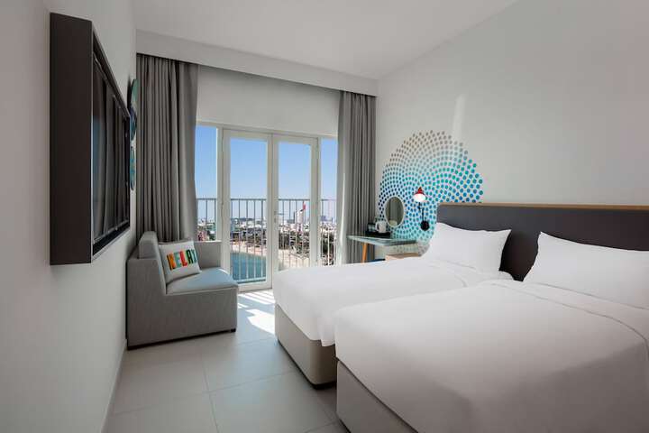 Room 2 of 36