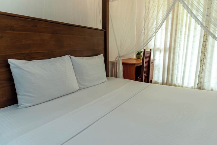 Room 3 of 38