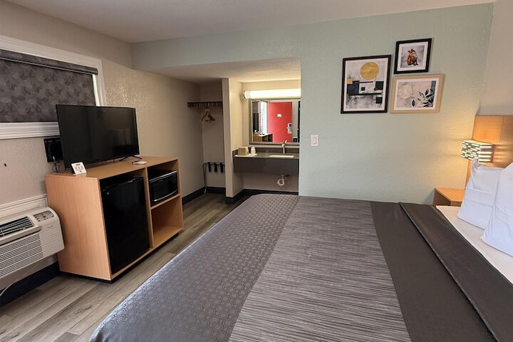Room 20 of 46