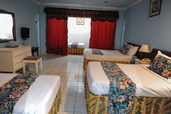 Room 4 of 69
