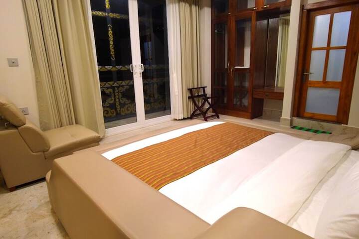 Hotel Lotus Villa
