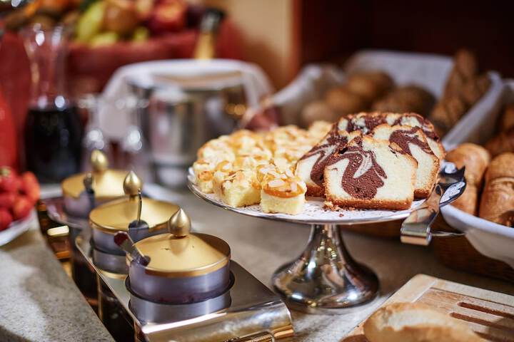 Breakfast/Coffee Service 34 of 48