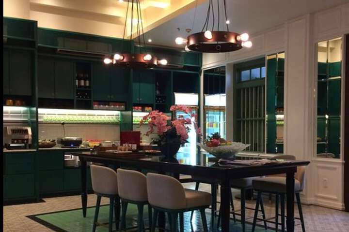 Dining Photos