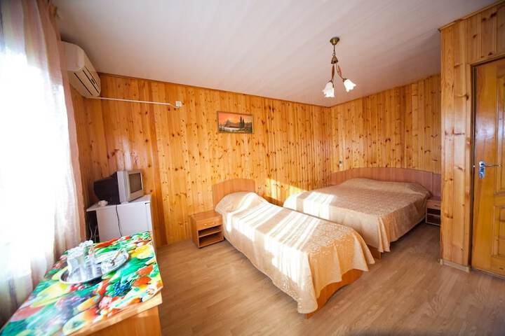 Room 8 of 23