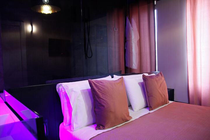 Room 49 of 183