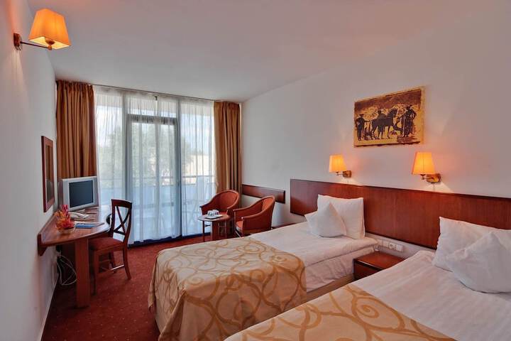 Room 3 of 34