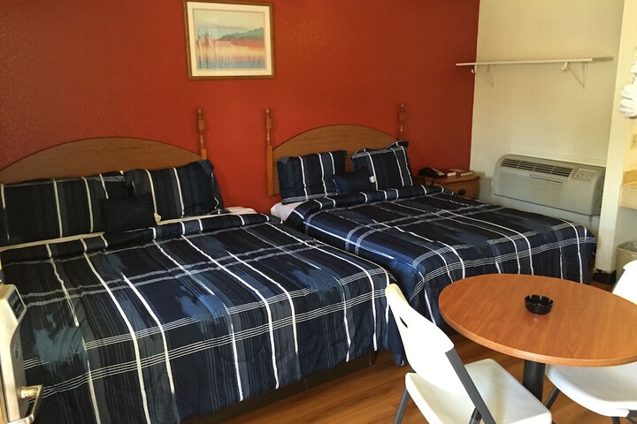 Room 5 of 11