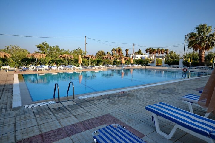 Hotel Pool