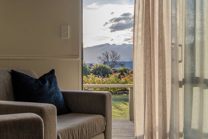 Room 42 of 170