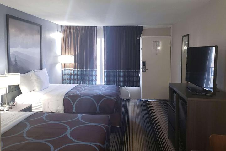 Double Accessible (8 of 10)