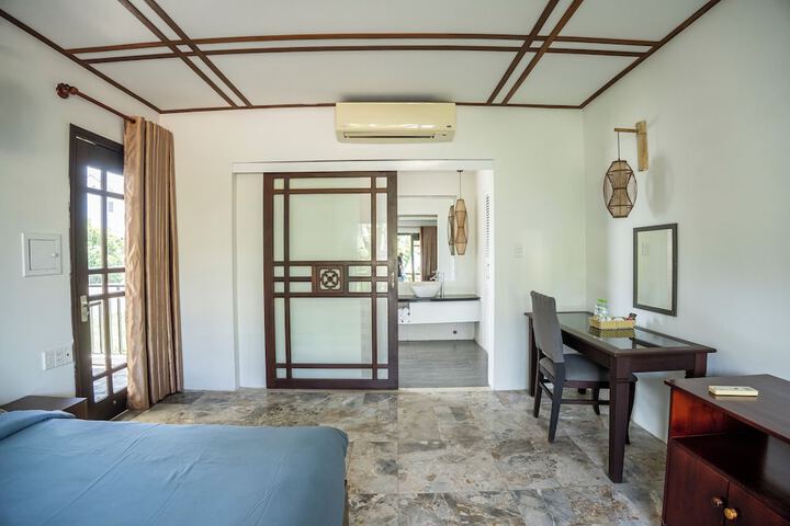 Room 5 of 42