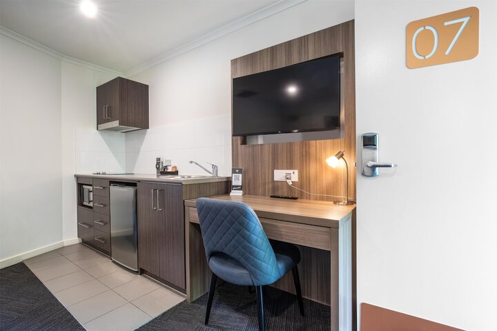 Room 32 of 67