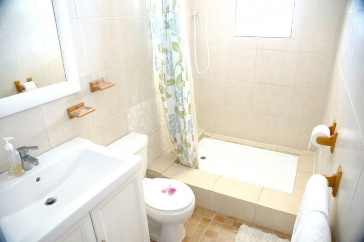 Room 11 of 21