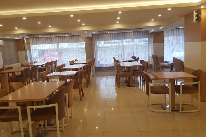 Dining 47 of 72