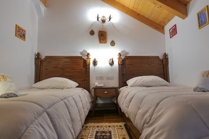 Room 44 of 62