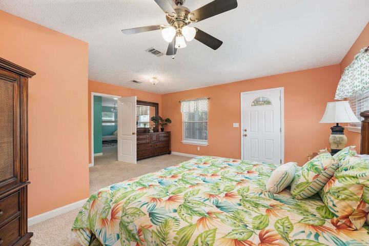 Room 10 of 96