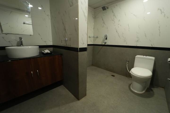 Room 11 of 17