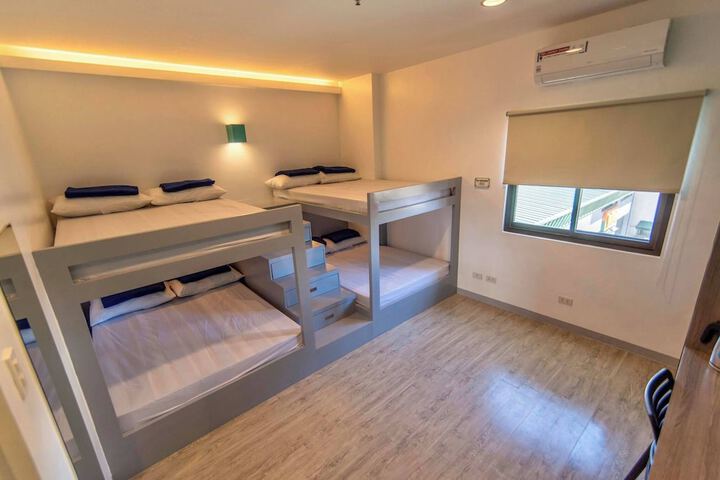 Room 21 of 34
