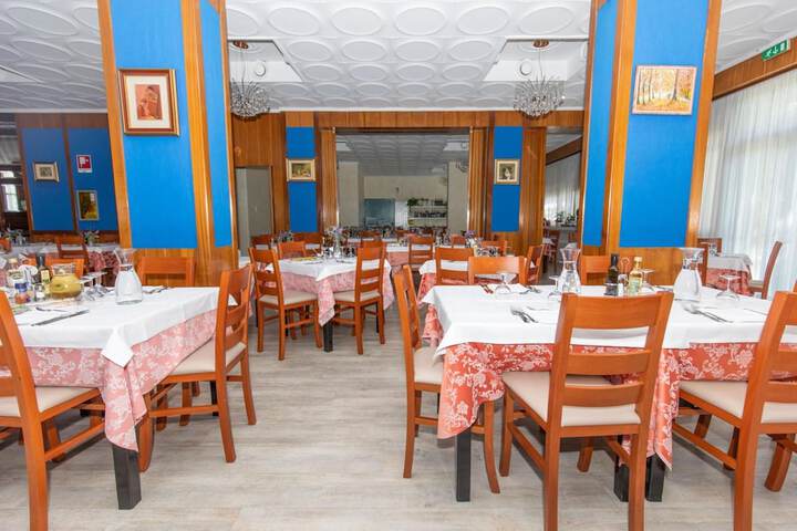 Dining 58 of 67
