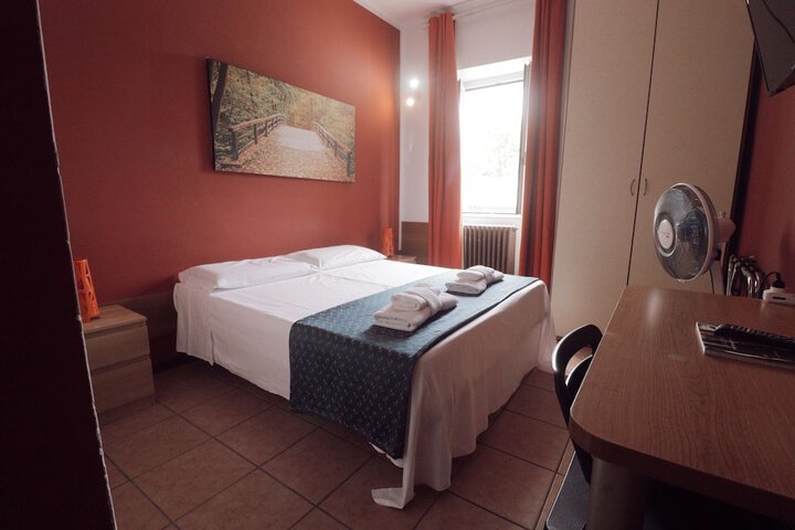 Room 19 of 34