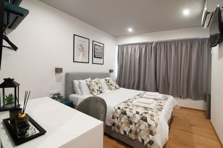 Room 8 of 43