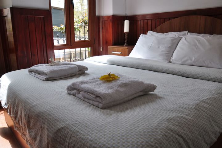 Room 4 of 24